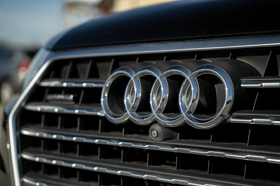 Продам Audi Q7 Premium Plus 2017 года в Черновцах