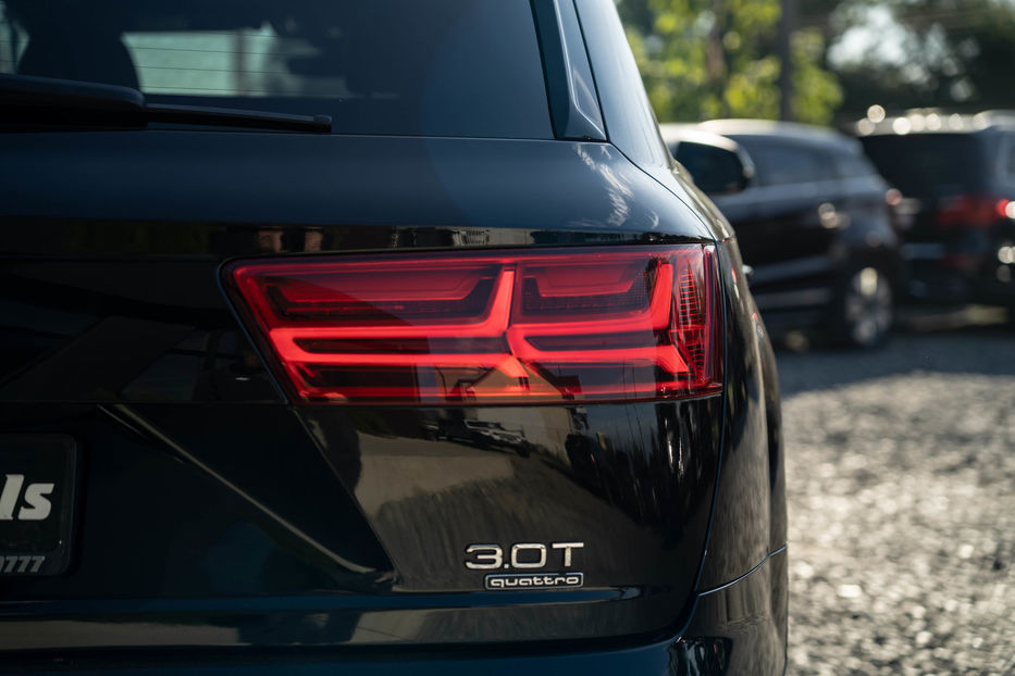 Продам Audi Q7 Premium Plus 2017 года в Черновцах