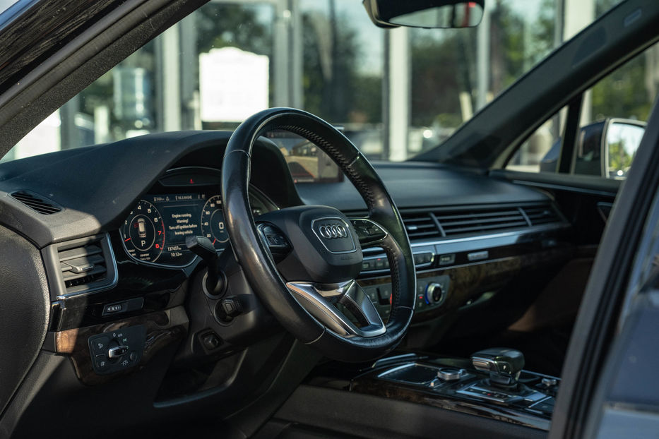 Продам Audi Q7 Premium Plus 2017 года в Черновцах