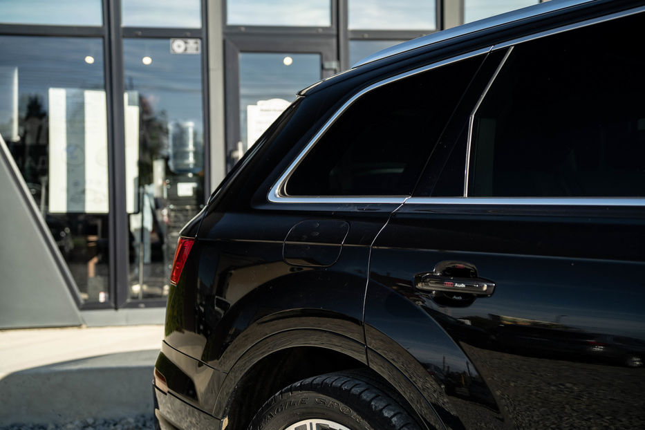Продам Audi Q7 Premium Plus 2017 года в Черновцах