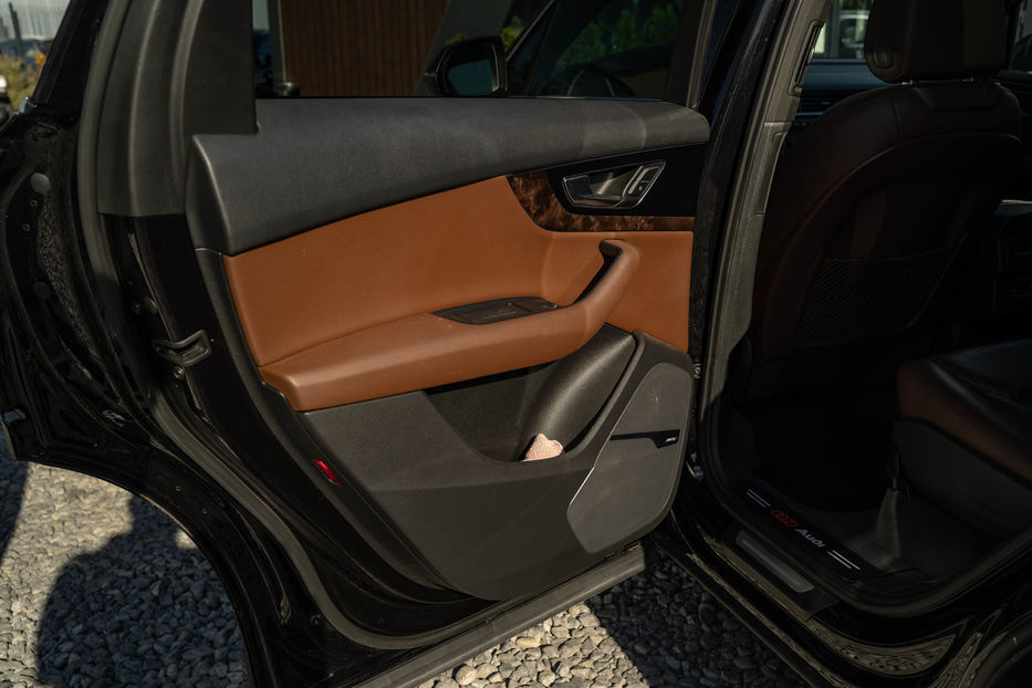 Продам Audi Q7 Premium Plus 2017 года в Черновцах