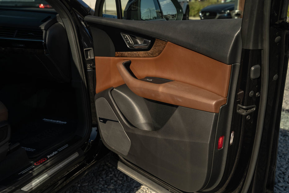 Продам Audi Q7 Premium Plus 2017 года в Черновцах