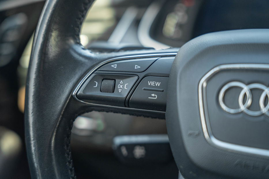 Продам Audi Q7 Premium Plus 2017 года в Черновцах