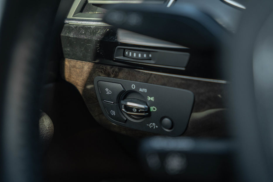 Продам Audi Q7 Premium Plus 2017 года в Черновцах