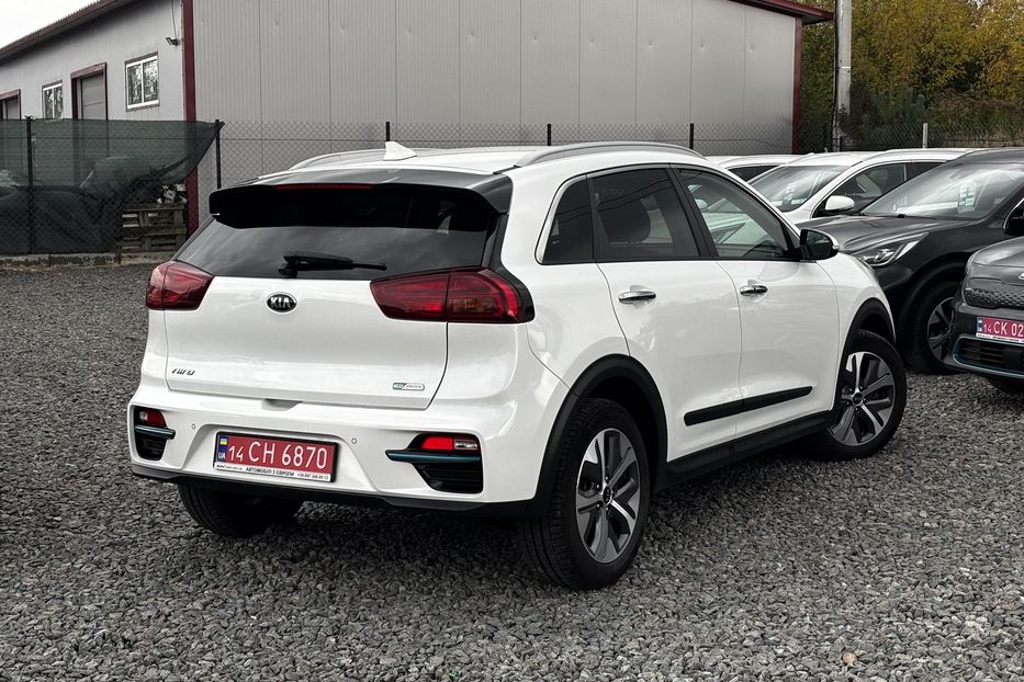 Продам Kia Niro 64 кВт  2021 года в Львове
