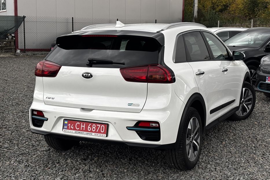 Продам Kia Niro 64 кВт  2021 года в Львове