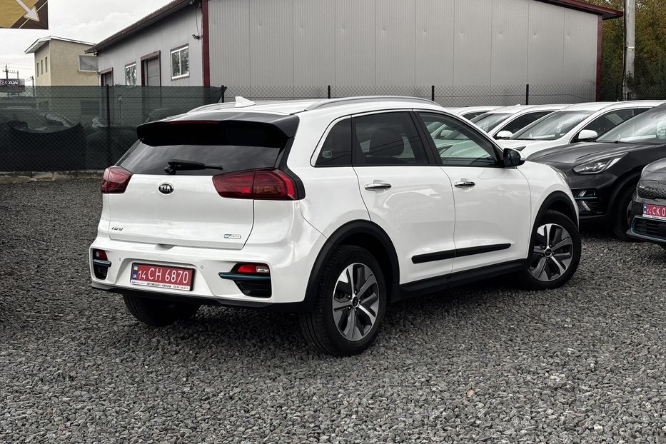 Продам Kia Niro 64 кВт  2021 года в Львове