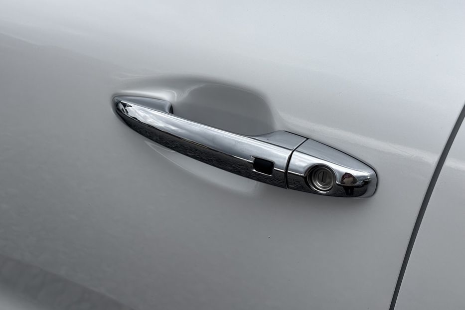 Продам Kia Niro 64 кВт  2021 года в Львове