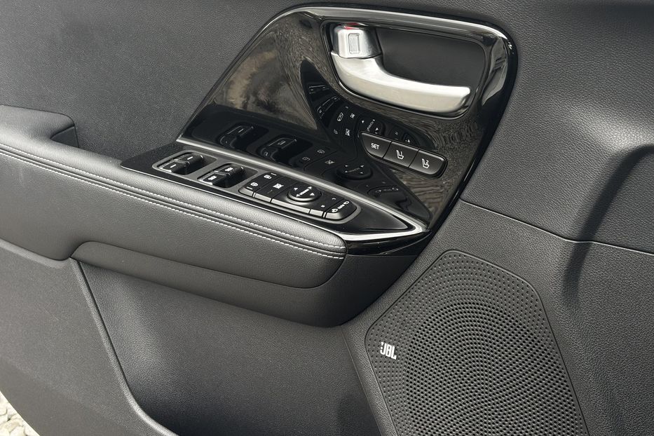 Продам Kia Niro 64 кВт  2021 года в Львове