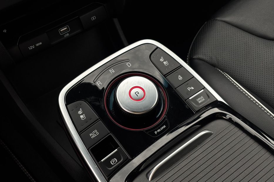 Продам Kia Niro 64 кВт  2021 года в Львове
