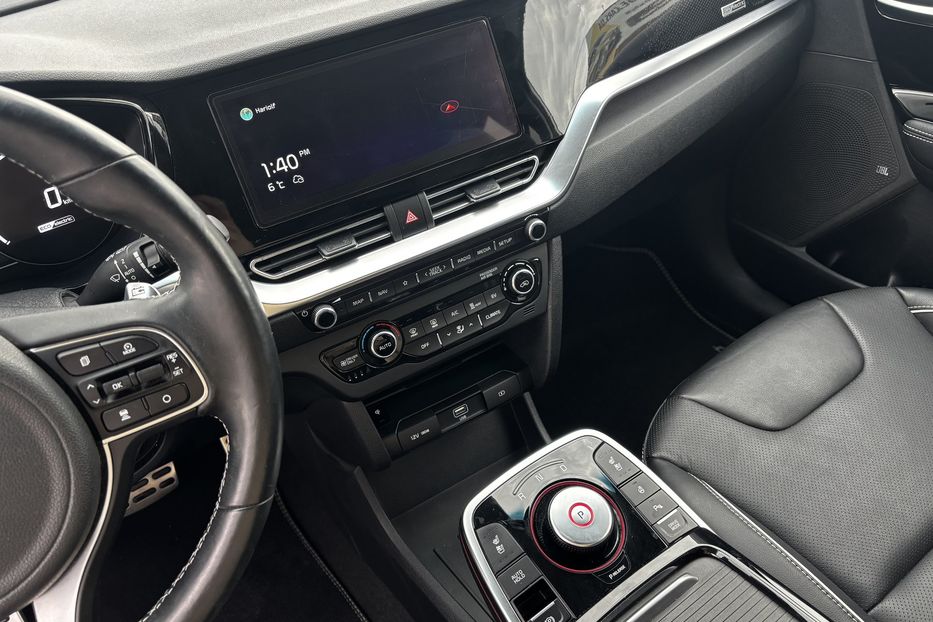 Продам Kia Niro 64 кВт  2021 года в Львове