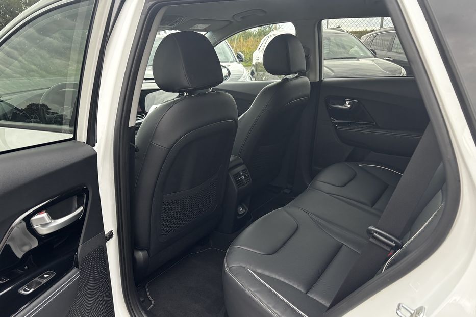Продам Kia Niro 64 кВт  2021 года в Львове