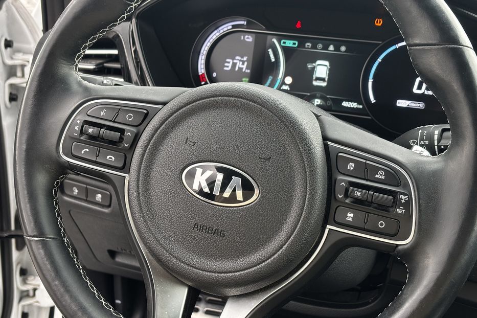 Продам Kia Niro 64 кВт  2021 года в Львове