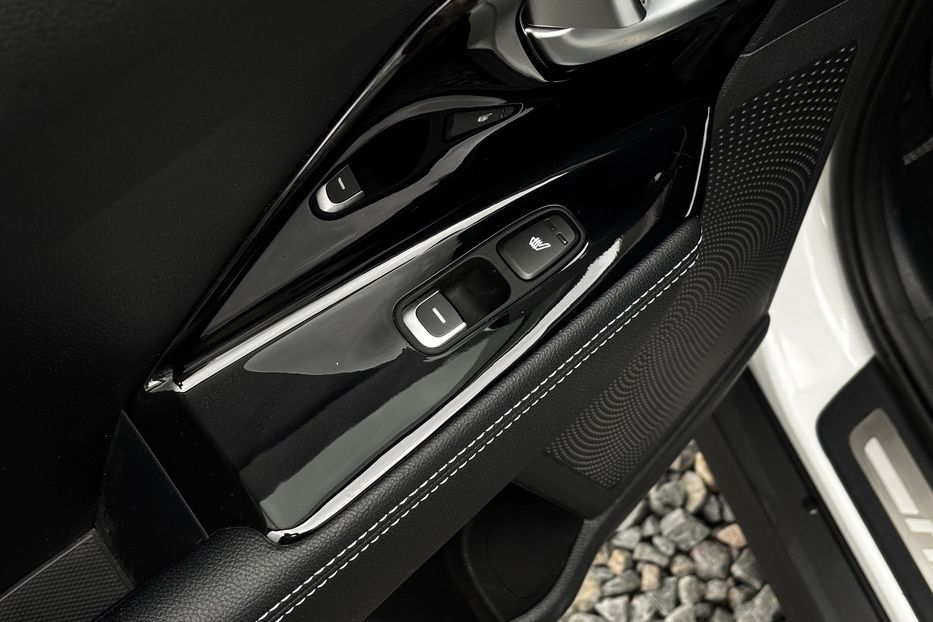 Продам Kia Niro 64 кВт  2021 года в Львове