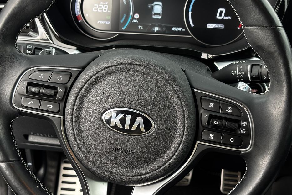 Продам Kia Niro 64 кВт авто у Львові 2020 года в Львове