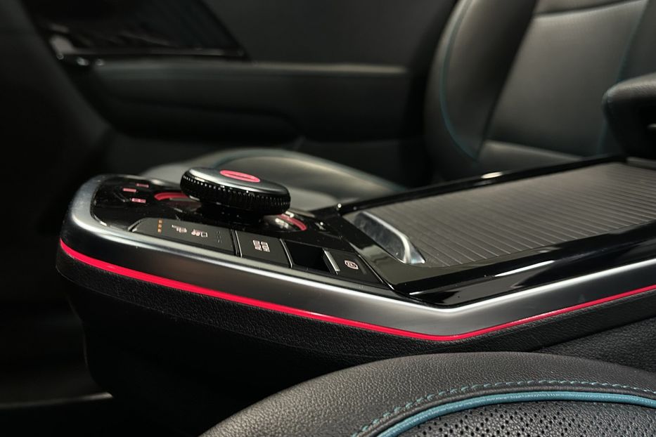 Продам Kia Niro 64 кВт Макс. комплектація 2022 года в Львове