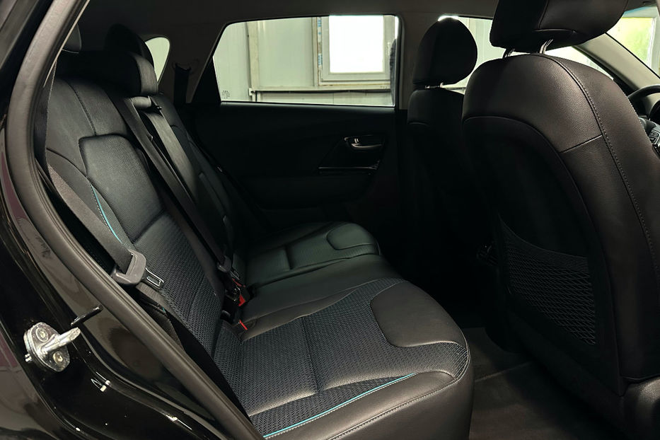 Продам Kia Niro 64 кВт Макс. комплектація 2022 года в Львове
