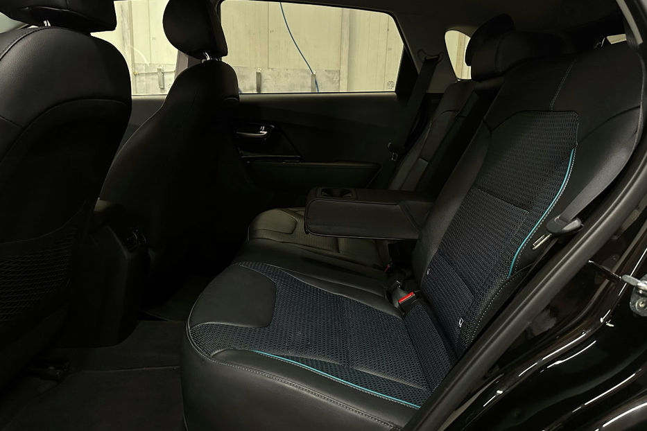 Продам Kia Niro 64 кВт Макс. комплектація 2022 года в Львове