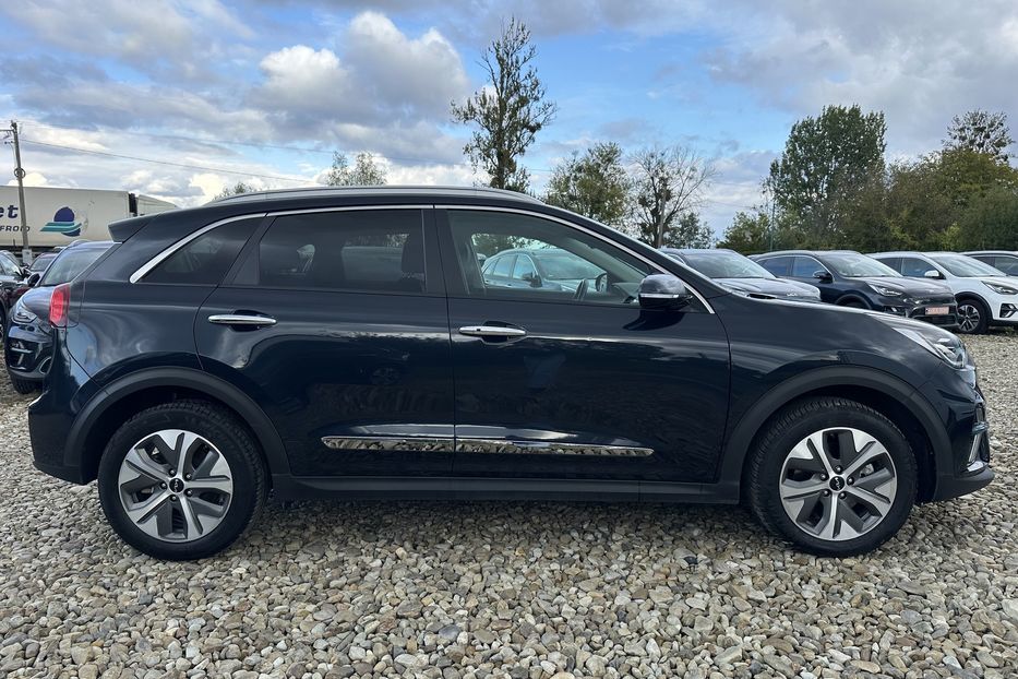 Продам Kia Niro 64 кВт Макс. комплектація  2022 года в Львове