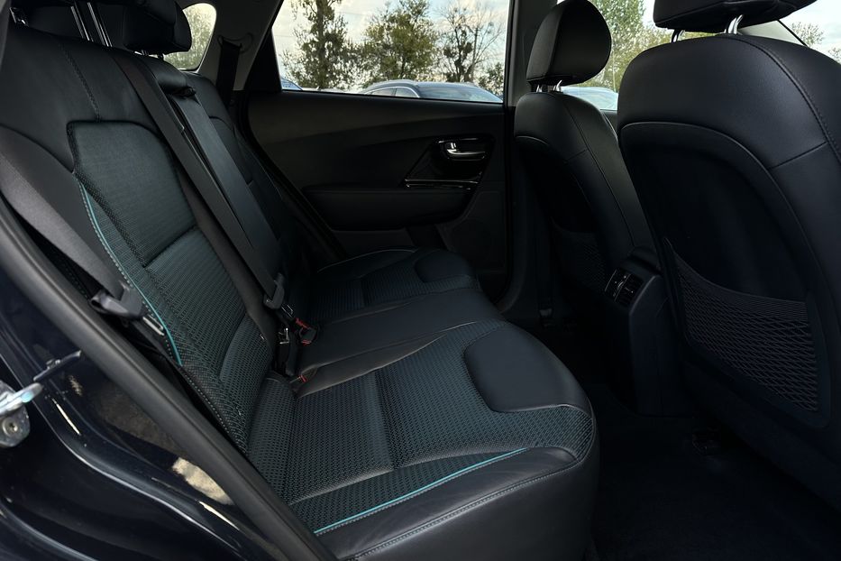 Продам Kia Niro 64 кВт Макс. комплектація  2022 года в Львове