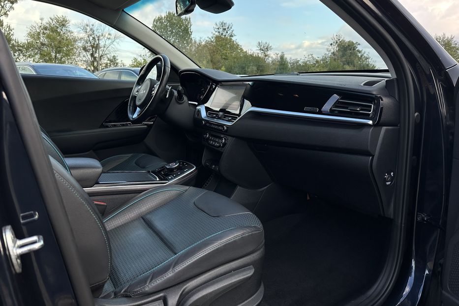 Продам Kia Niro 64 кВт Макс. комплектація  2022 года в Львове