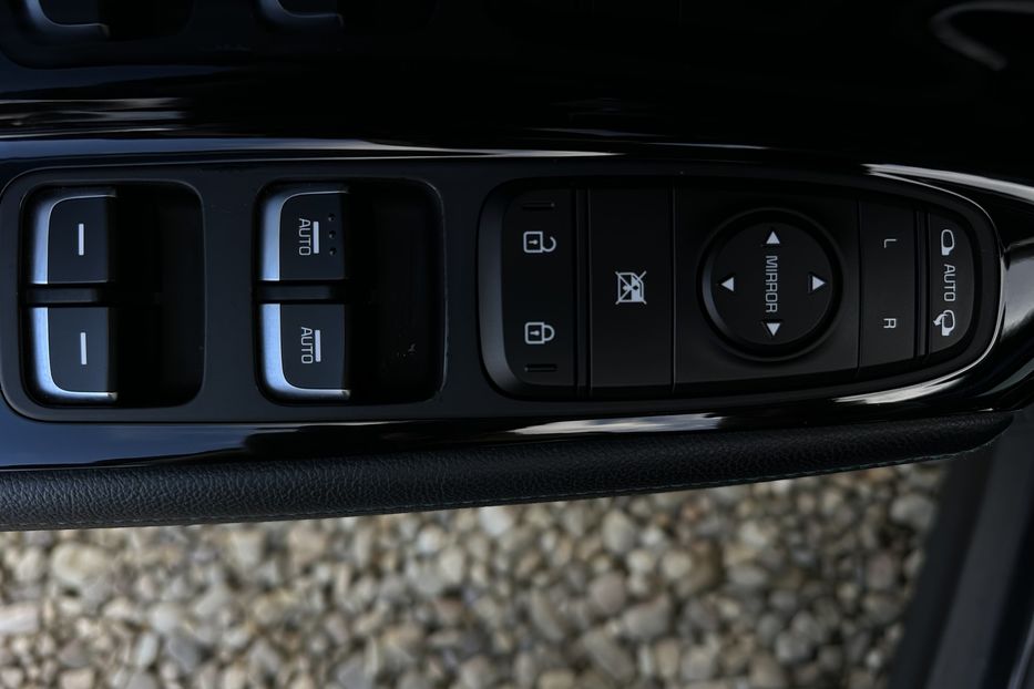 Продам Kia Niro 64 кВт Макс. комплектація  2022 года в Львове