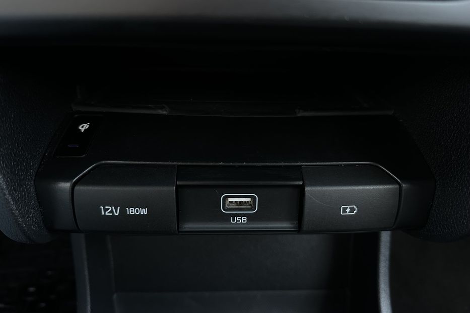 Продам Kia Niro 64 кВт Макс. комплектація  2022 года в Львове