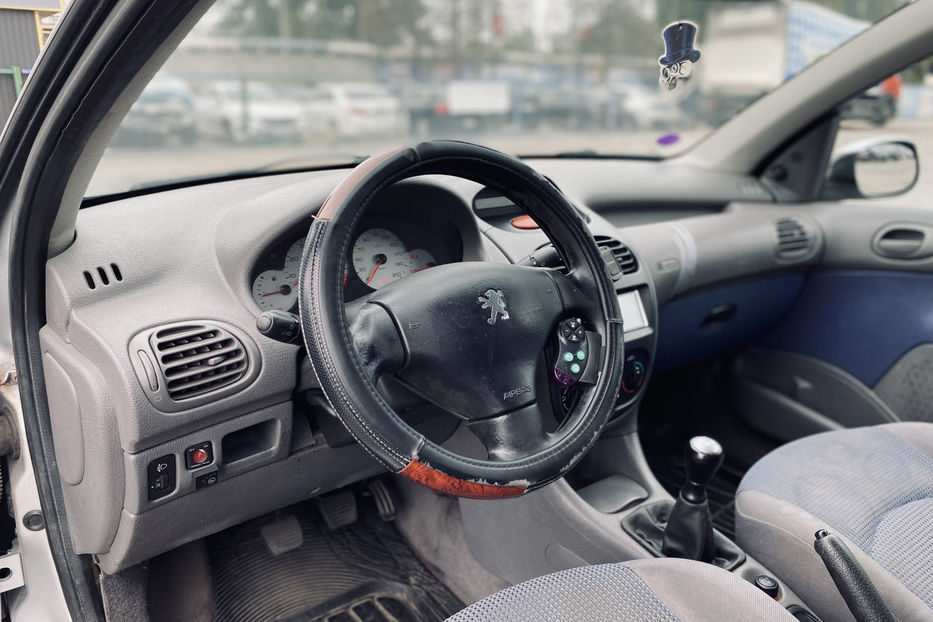 Продам Peugeot 206 2002 года в Киеве