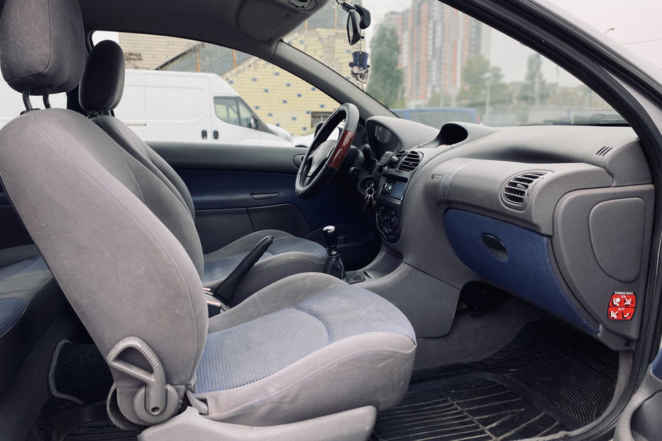 Продам Peugeot 206 2002 года в Киеве