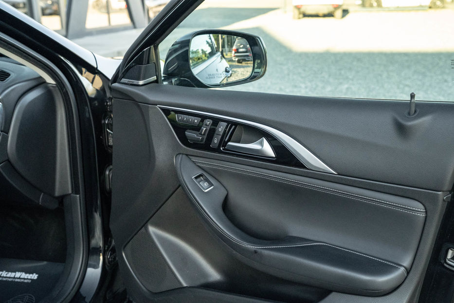 Продам Infiniti QX30 Base 2016 года в Черновцах