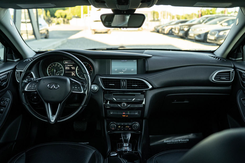 Продам Infiniti QX30 Base 2016 года в Черновцах