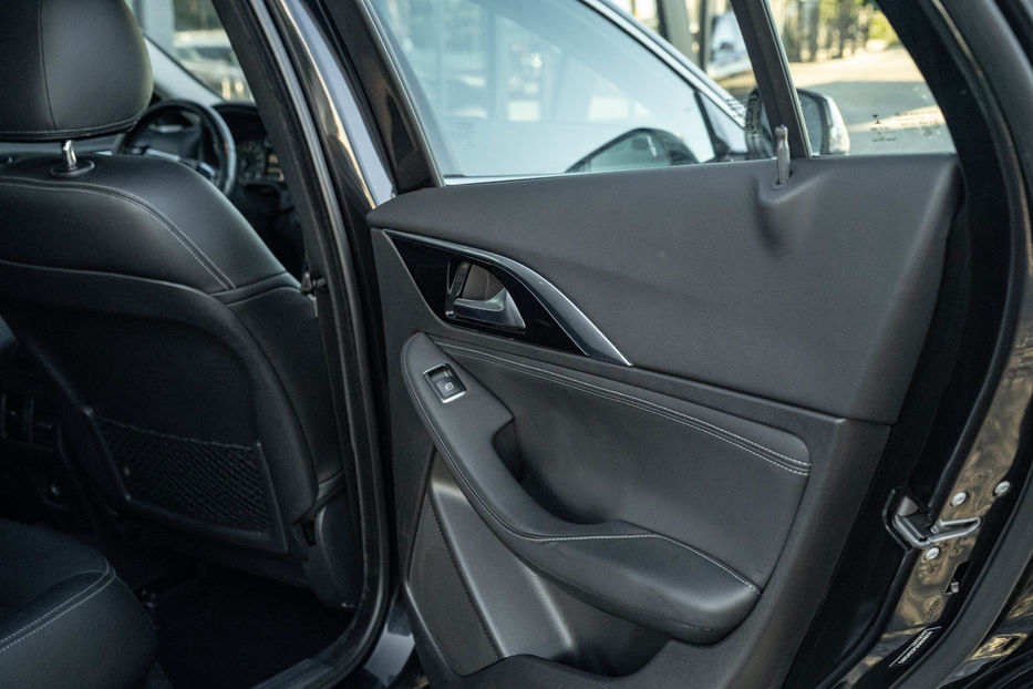 Продам Infiniti QX30 Base 2016 года в Черновцах