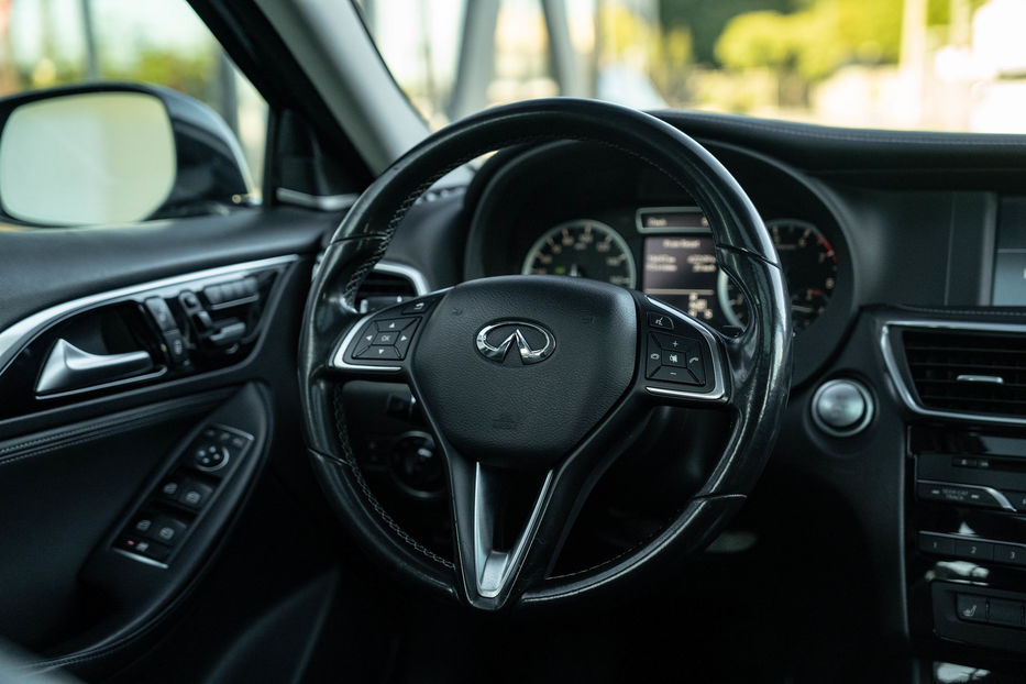 Продам Infiniti QX30 Base 2016 года в Черновцах