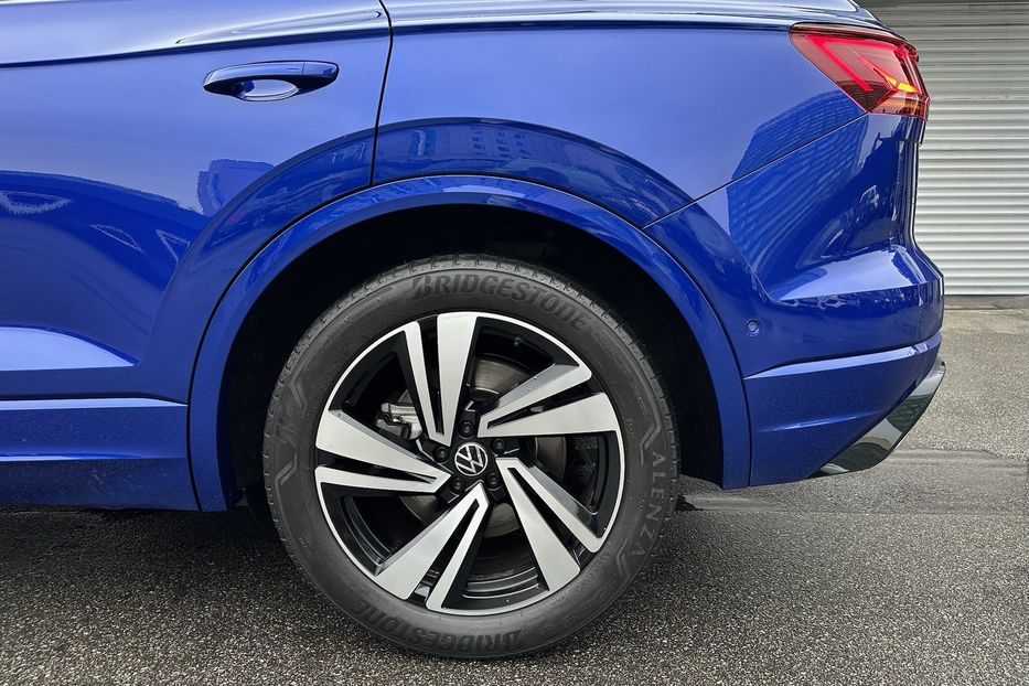 Продам Volkswagen Touareg Platinum R-Line 2021 года в Киеве