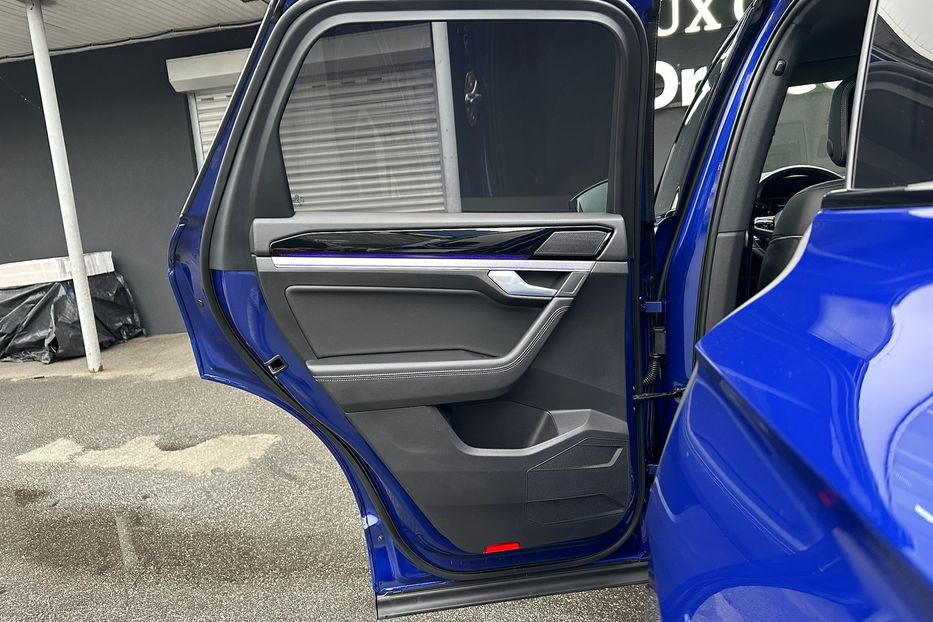 Продам Volkswagen Touareg Platinum R-Line 2021 года в Киеве