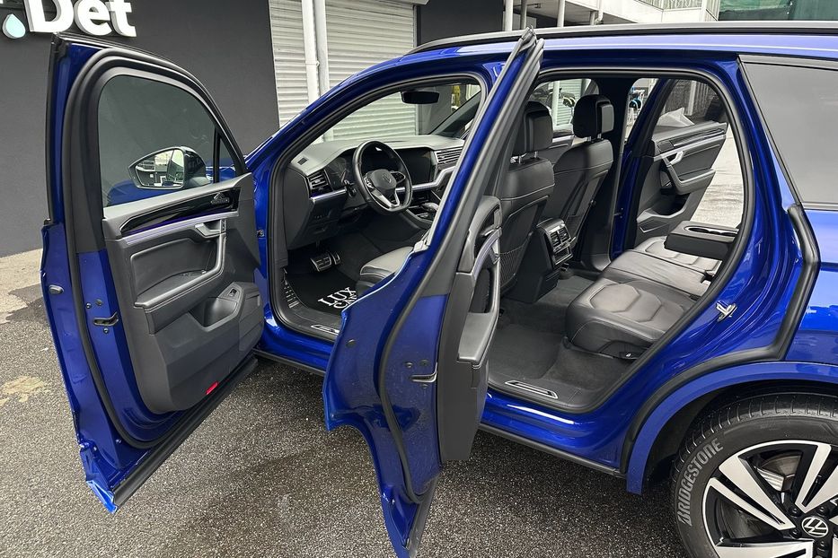 Продам Volkswagen Touareg Platinum R-Line 2021 года в Киеве