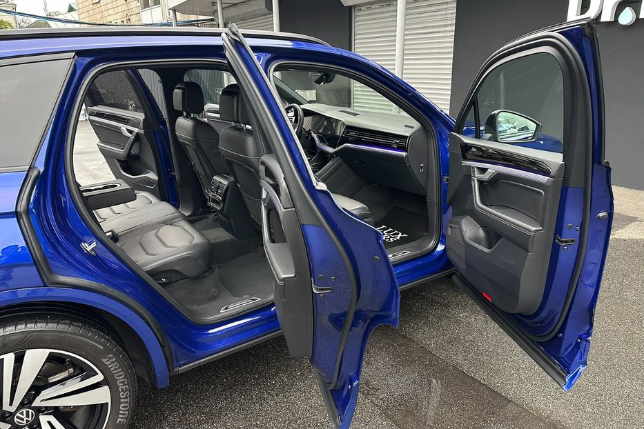 Продам Volkswagen Touareg Platinum R-Line 2021 года в Киеве