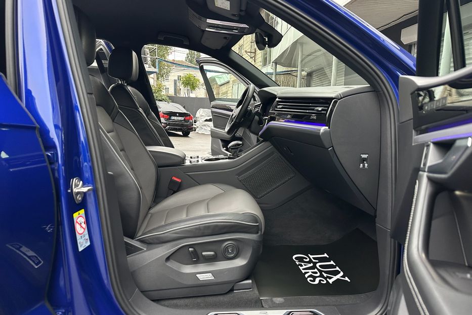 Продам Volkswagen Touareg Platinum R-Line 2021 года в Киеве