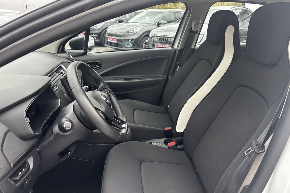 Продам Renault Zoe 51 квт  авто у Львові  2020 года в Львове