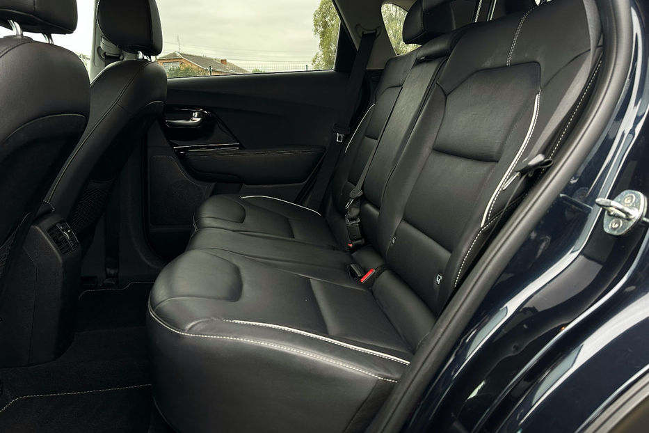 Продам Kia Niro 64 кВт Макс. комплектація 2020 года в Львове