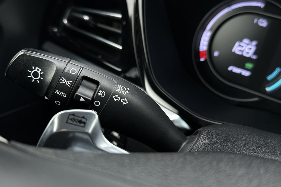 Продам Kia Niro 64 кВт Макс. комплектація 2020 года в Львове