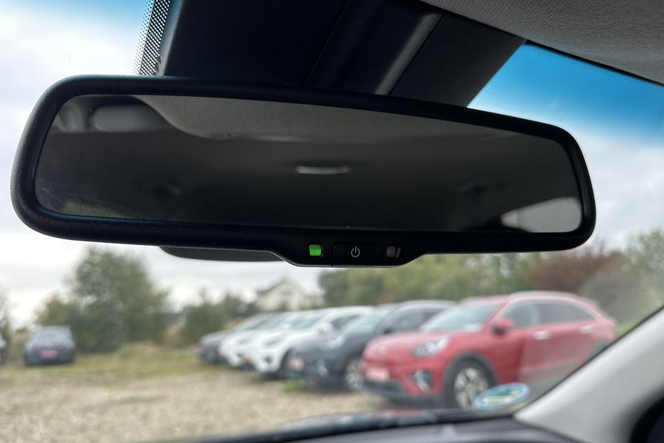 Продам Kia Niro 64 кВт Макс. комплектація 2020 года в Львове