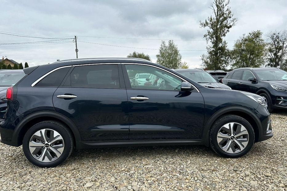 Продам Kia Niro 64 кВт Макс. комплектація 2020 года в Львове