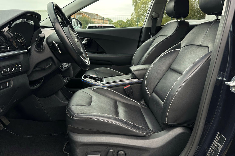 Продам Kia Niro 64 кВт Макс. комплектація 2020 года в Львове