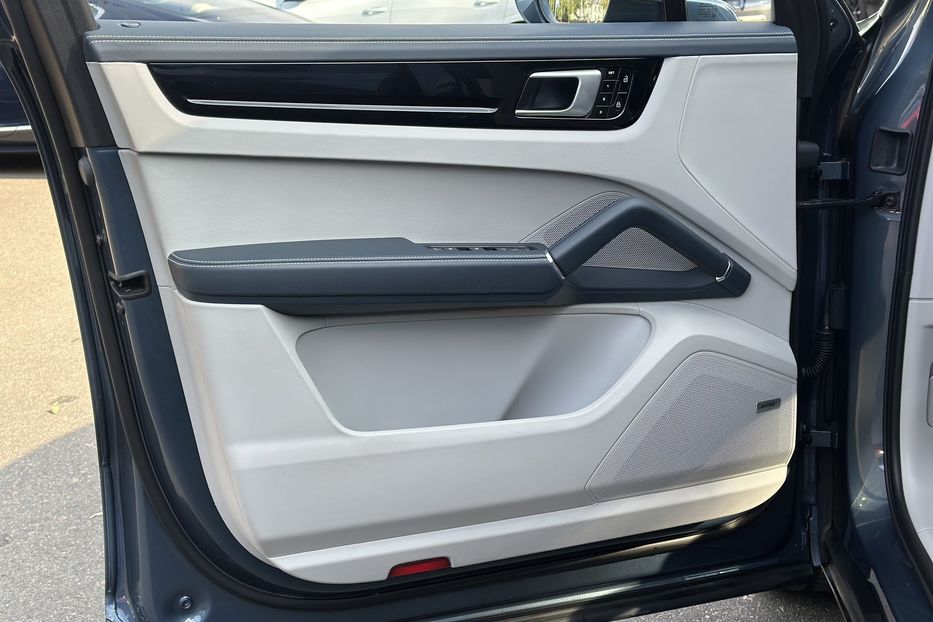 Продам Porsche Cayenne S 2019 года в Киеве