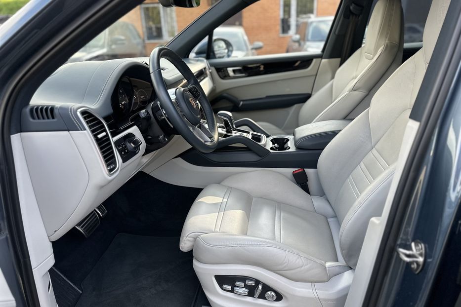 Продам Porsche Cayenne S 2019 года в Киеве