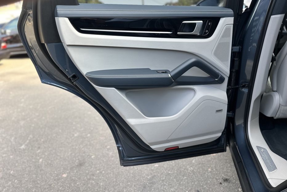 Продам Porsche Cayenne S 2019 года в Киеве