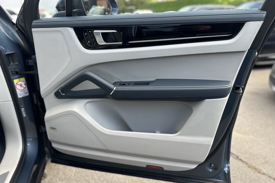 Продам Porsche Cayenne S 2019 года в Киеве