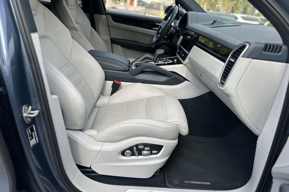 Продам Porsche Cayenne S 2019 года в Киеве