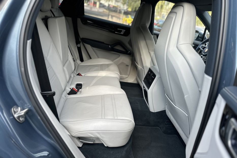 Продам Porsche Cayenne S 2019 года в Киеве